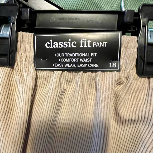 Alfred Dunner Women’s Pants - Picture 2 of 2